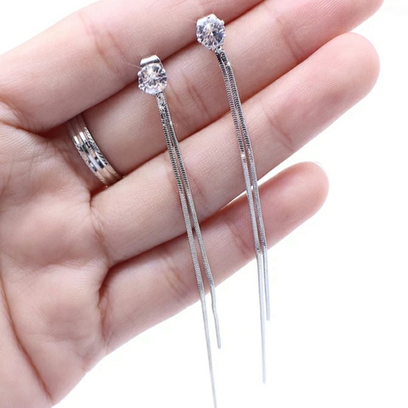 minimalistic silver dangle earrings - Picture 3 of 4